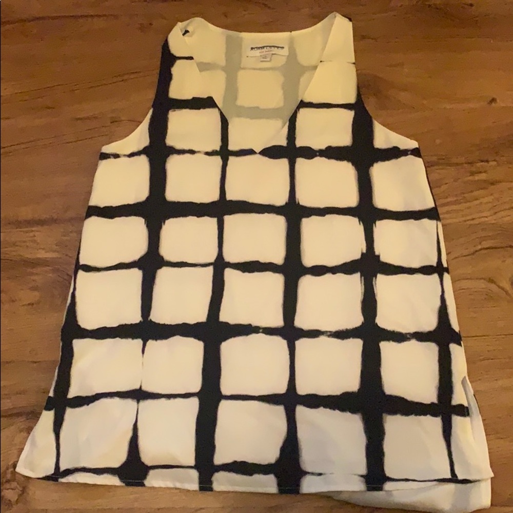 Black and white top